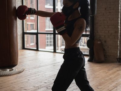 Man focusing on his posture during training